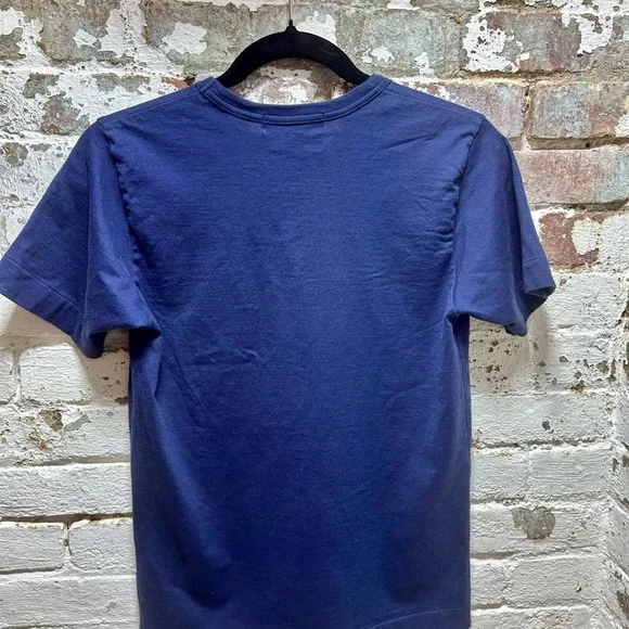 Play Comme des Garcons Navy Blue Women’s s
Size Large T-Shirt with Heart Patch - Picture 6 of 6